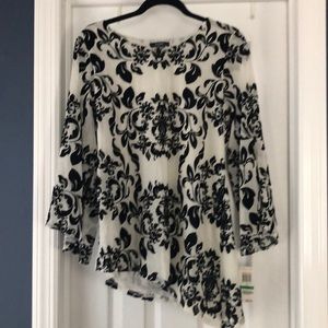 Asymmetric hem blouse